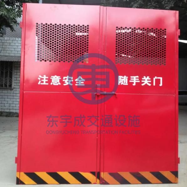 施工电梯门