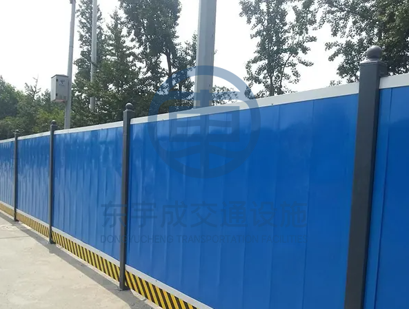 道路边安装彩钢围挡有什么注意事项